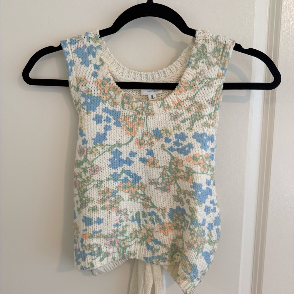 Lelis Collection | Floral Knit Sleeveless Sweater Top, size M